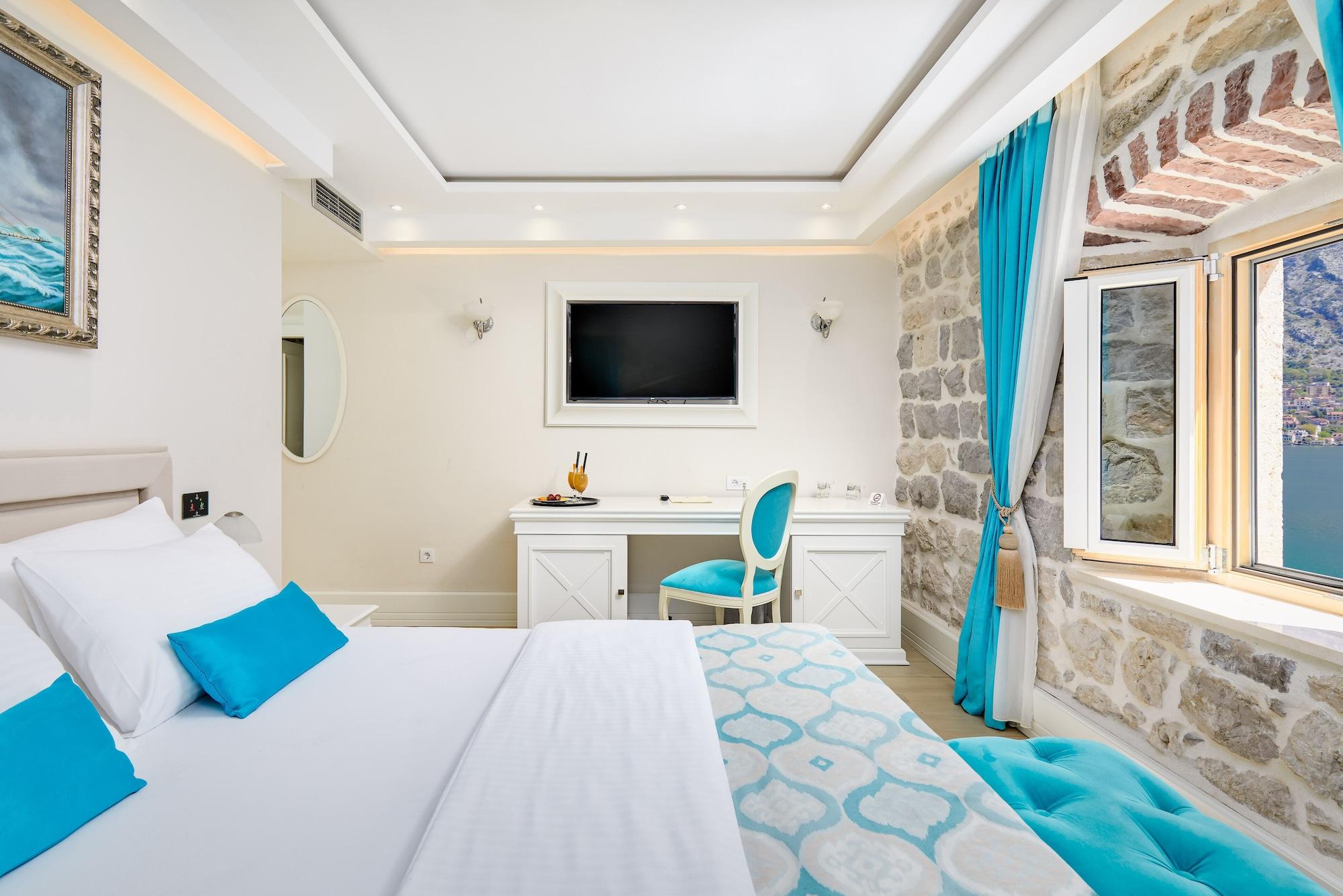 Hotel Libertas Kotor Exterior photo