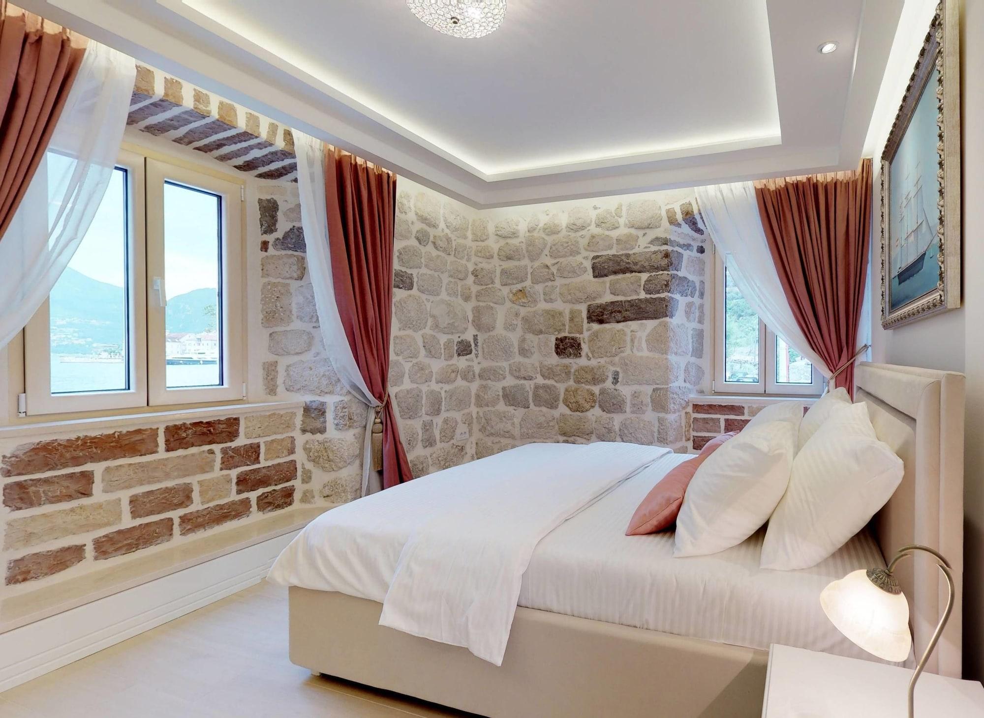 Hotel Libertas Kotor Exterior photo