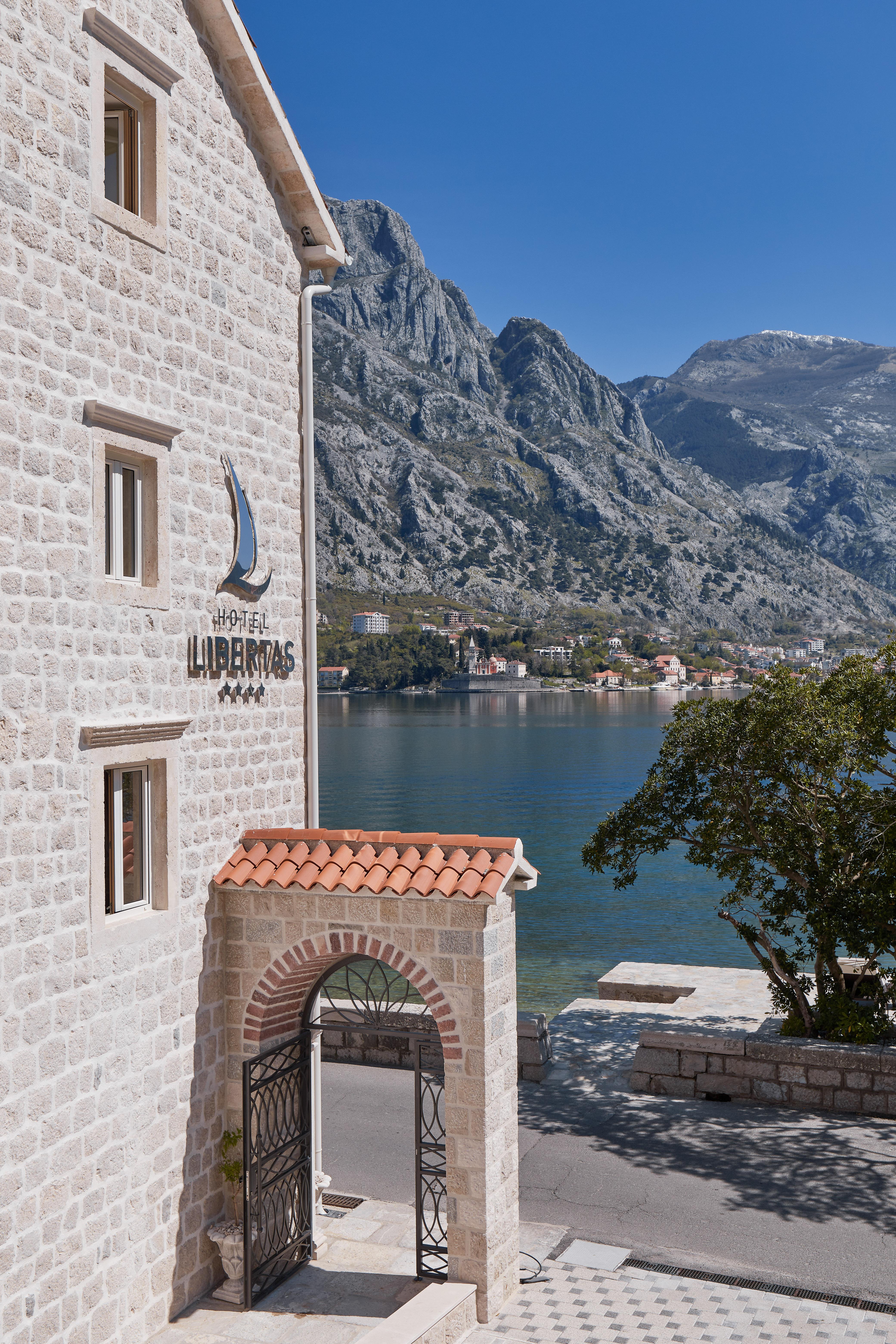 Hotel Libertas Kotor Exterior photo