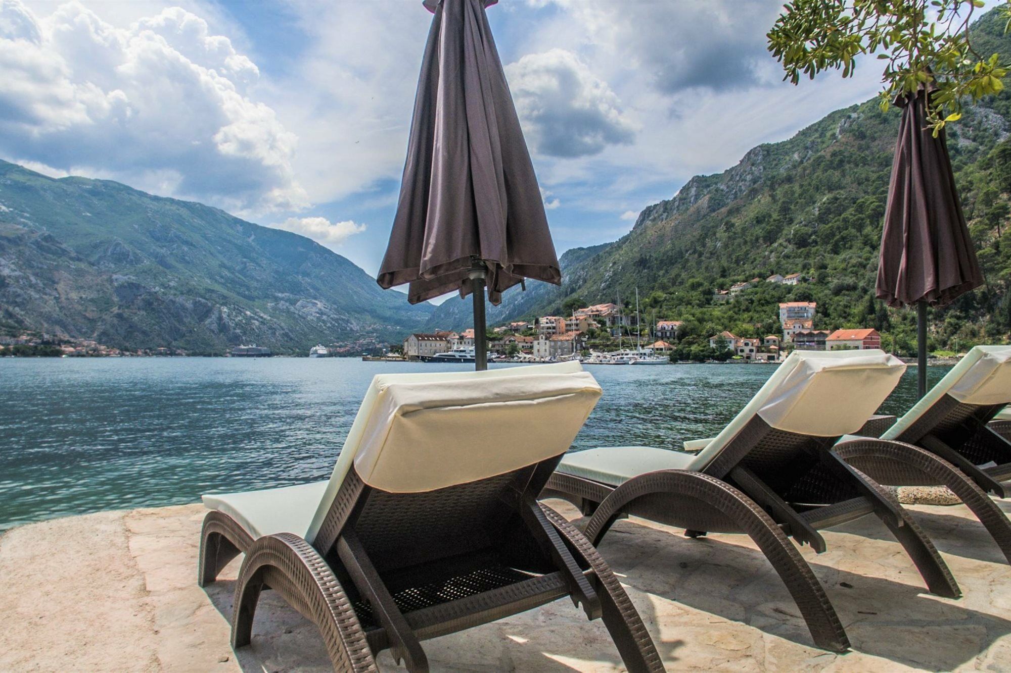 Hotel Libertas Kotor Exterior photo