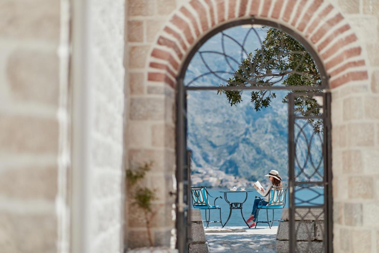 Hotel Libertas Kotor Exterior photo
